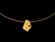 043-14k-gold-pendant-with-a-ruby-stone