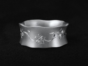 Spring-Flowers-Engraved-Wedding-Ring1