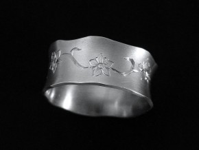 SpringFlowersEngravedWeddingRing2